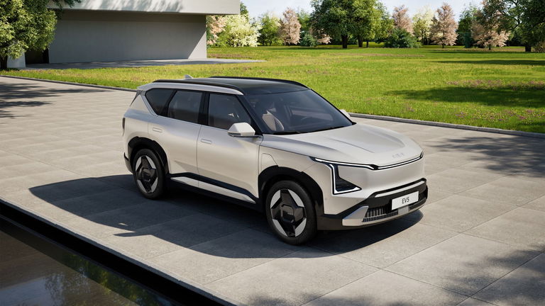 Más de 500 km de autonomía y carga en 30 minutos: así es el nuevo KIA EV5 que va a llegar a Europa