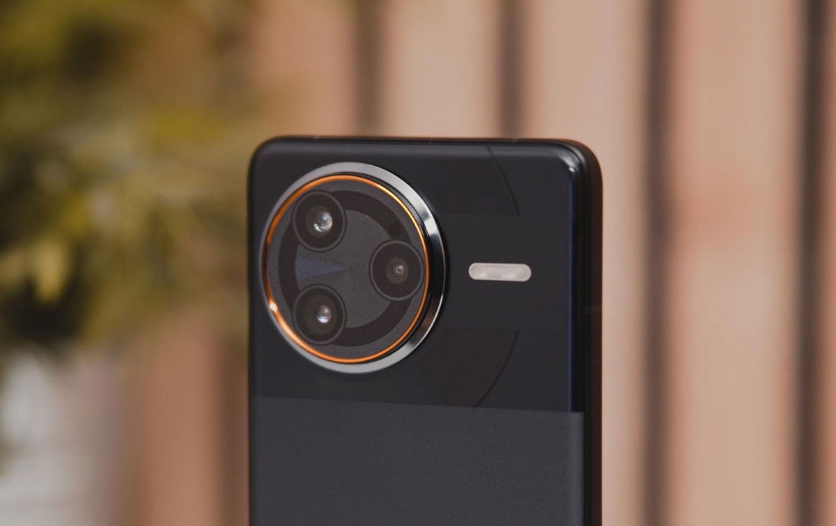 Este smartphone hunde el mercado: Snapdragon 8 Elite, carga de 120 W, diseño premium y un precio rompedor