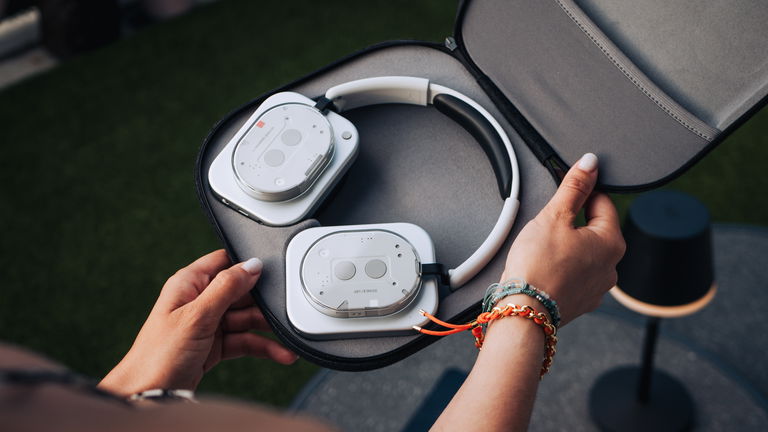 Los auriculares más futuristas del año (y de los que mejor suenan) tienen una gran rebaja en Amazon