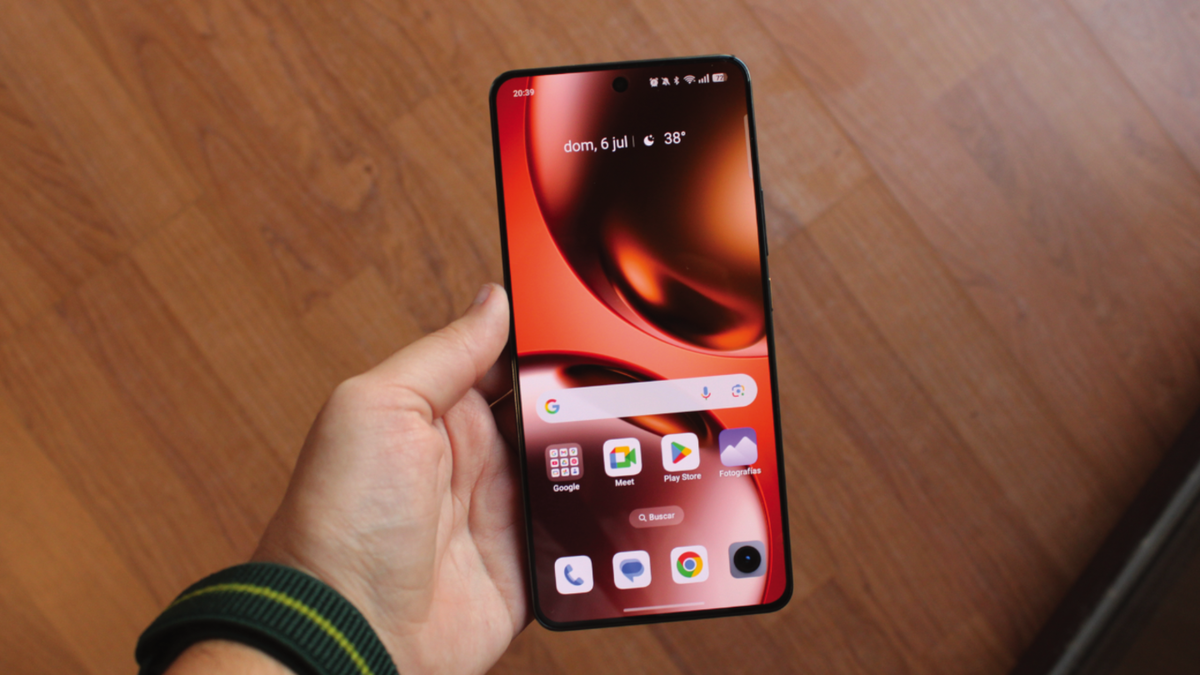 Cae más de 220 euros este realme con 12 GB de RAM y 7.000 mAh en los Días Naranjas de PcComponentes