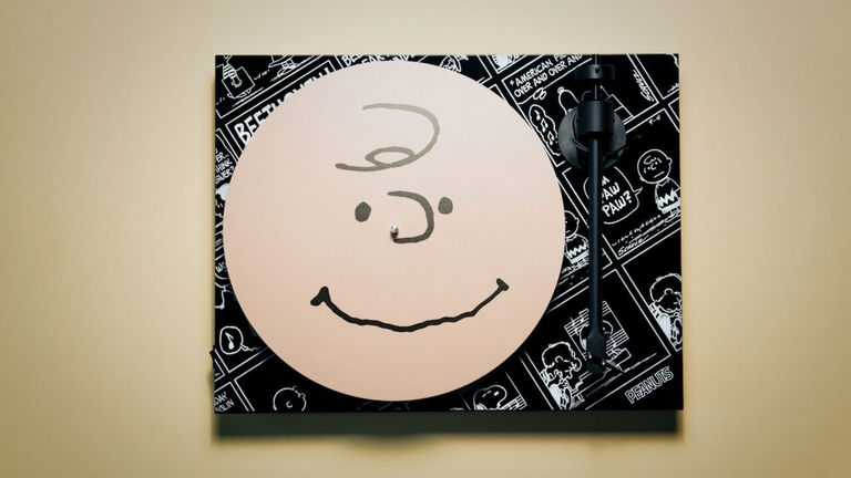 Pro-Ject lanza el tocadiscos que todo fan de Charlie Brown querrá tener en casa