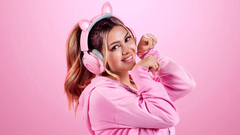 El accesorio más adorable (y potente) para tu setup gamer está de oferta: ¡Razer Kraken Kitty V2 Pro al 50%!