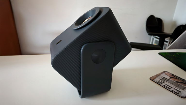 Proyector TCL C1, análisis: es portátil, compacto y capaz de hacerlo todo solo