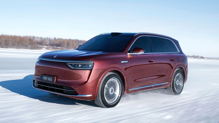700 km de autonomía, 300 CV y diseño de lujo por menos de 50.000 euros: el nuevo coche eléctrico de HUAWEI que queremos ver en España