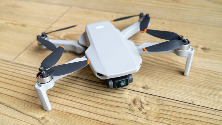 Tu pueblo desde el cielo, en 4K y de forma 100% legal: este dron de DJI está a precio de chollo
