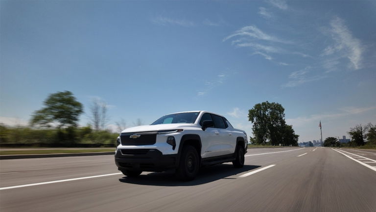 1.700 km con una sola carga: la increíble hazaña de este coche eléctrico que destroza el récord mundial de autonomía