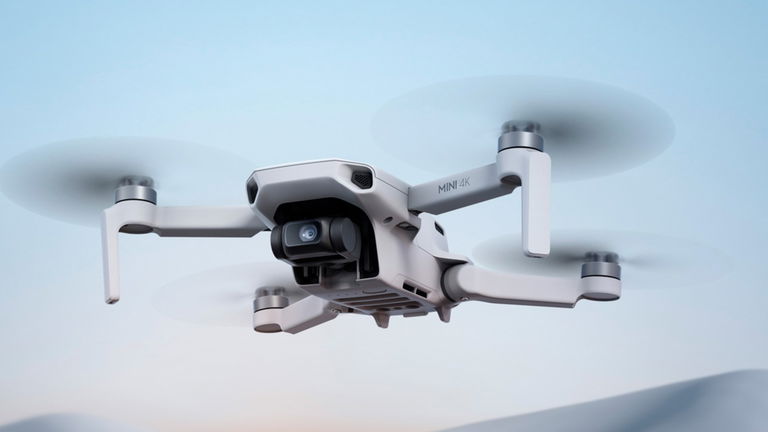 El dron ligero que no necesita licencia y graba en 4K está de oferta con todo lo que necesitas para empezar