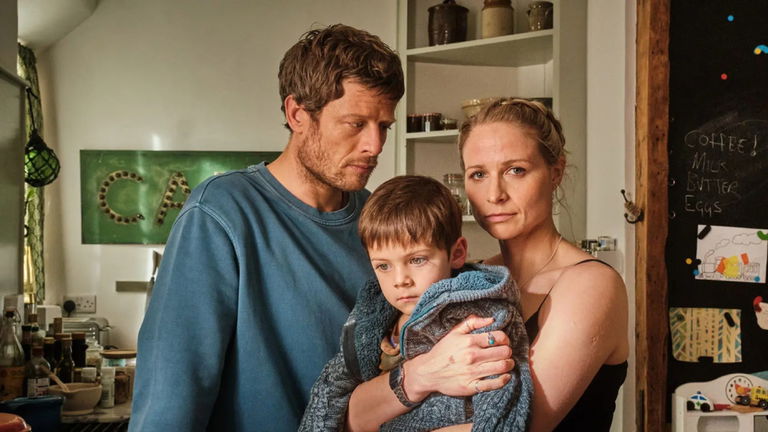Esta es, para mí, una de las mejores mini series dramáticas de los últimos años. Solo tiene 4 episodios y está disponible en streaming