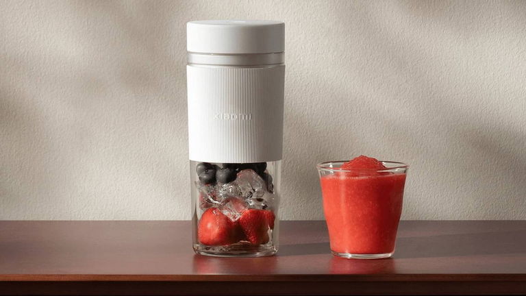 Este nuevo gadget de Xiaomi sabe a verano: prepara zumos y batidos donde quieras por menos de 40 euros