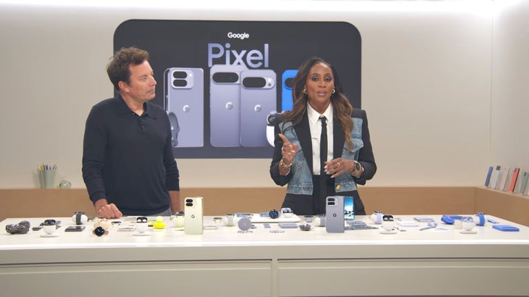 Todas las veces que Google lanzó pullas a Apple en el evento de los Pixel 10