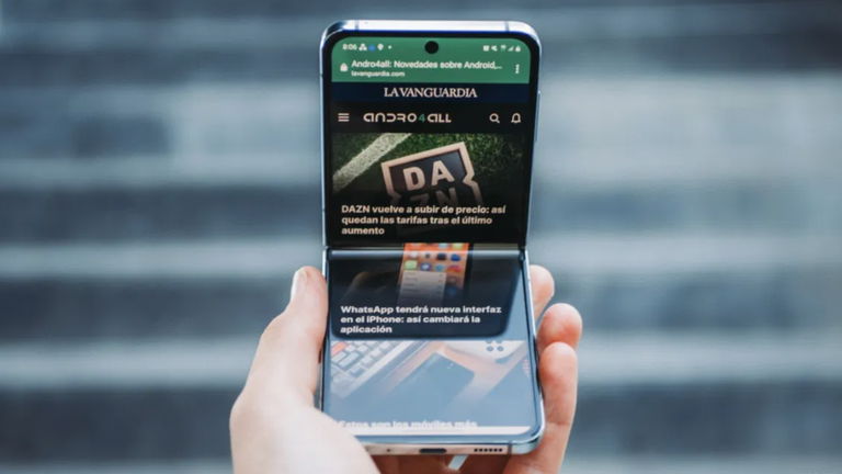 Plegable, práctico y a precio irresistible: el móvil Samsung que todos quieren
