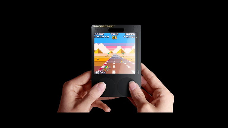 Grant Sinclair y su GamerCard te harán soñar: así es la consola 'retro' que parece una tarjeta y te permite jugar como un arcade
