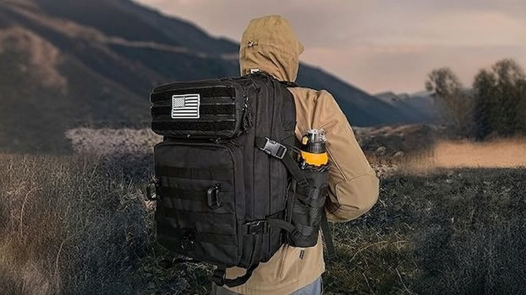 Esta mochila táctica es perfecta para llevar tus gadgets o para viajar al fin del mundo: es una superventas y no cuesta ni 15 euros
