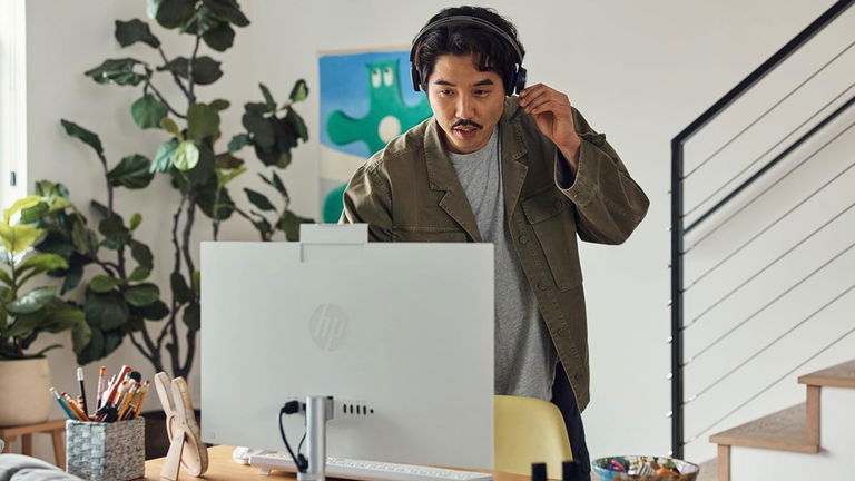 Alta eficiencia para tu trabajo con 100 euros de descuento: este PC all-in-one de HP con 32 GB de RAM es una pasada
