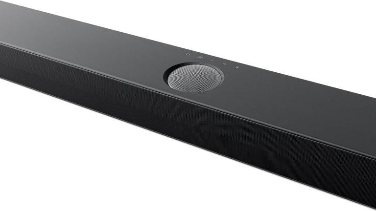 Sonido Dolby Atmos por 300 euros es posible: esta barra de sonido con subwoofer y altavoces traseros se desploma