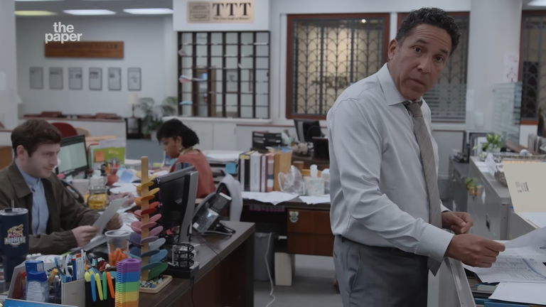 El detalle que no viste en el tráiler de 'The Paper' y que habla del cariño de Óscar hacia Michael en 'The Office'