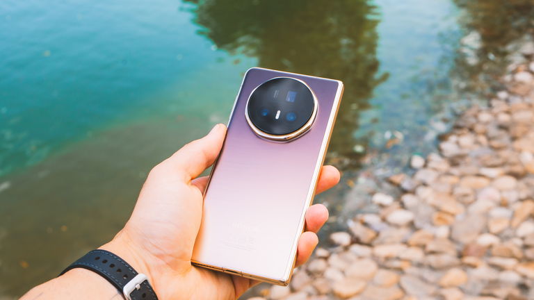 HONOR va a por todas en el MWC: presentará su plegable con Snapdragon 8 Elite y detallará su misterioso teléfono robot