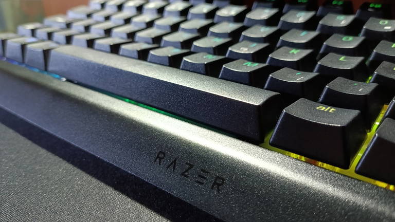 Análisis teclado Razer Blackwidow V4 Tenkeyless HyperSpeed: personalización y rendimiento en formato compacto