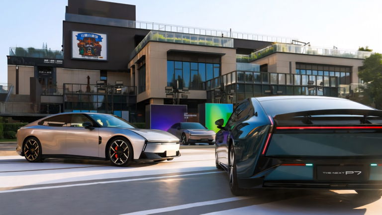 Carga en 10 minutos, pantalla motorizada y hasta 820 km de autonomía: el coche eléctrico chino que soñamos con ver en España