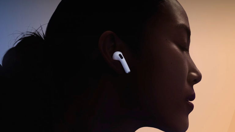 Los nuevos AirPods 4 caen en picado hacia su mejor precio del año