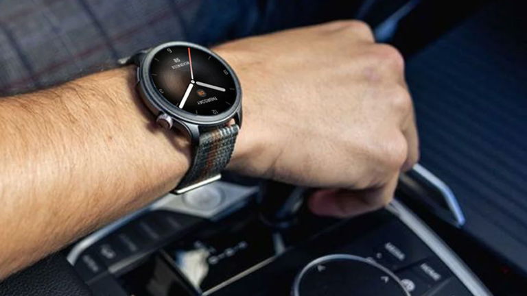 Este reloj se vende como churros: 14 días de batería y más de 150 modos deportivos