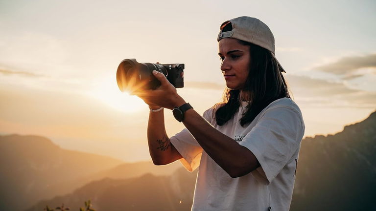 400 euros de descuento en la Sony Alpha 7C II + objetivo: ¿es este el momento para dar el salto a full-frame?