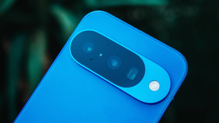 Uno de los mejores móviles de gama alta, a tiro con 40% de descuento: potencia, cámaras top y Android 16