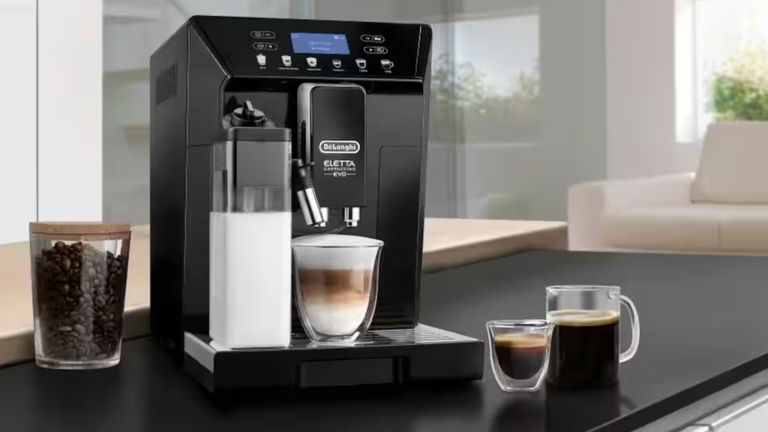 Esta De'Longhi de gama alta convierte tu cocina en una cafetería profesional