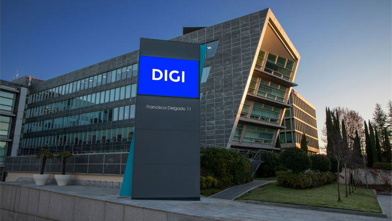 DIGI aumenta la velocidad de su fibra sin subir el precio: todas las mejoras que llegan a sus tarifas