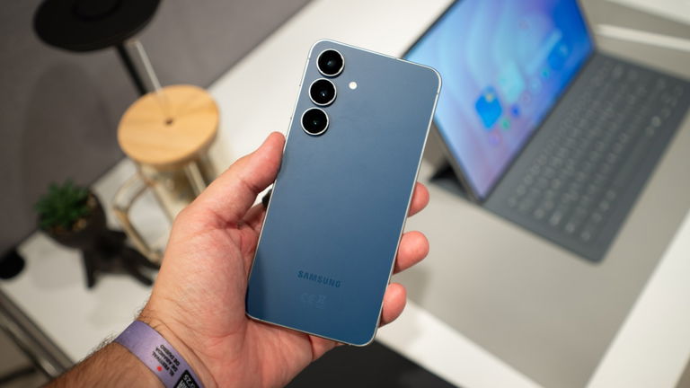 Aún estás a tiempo de comprar el nuevo gama alta de Samsung en oferta, con potencia y Android 16