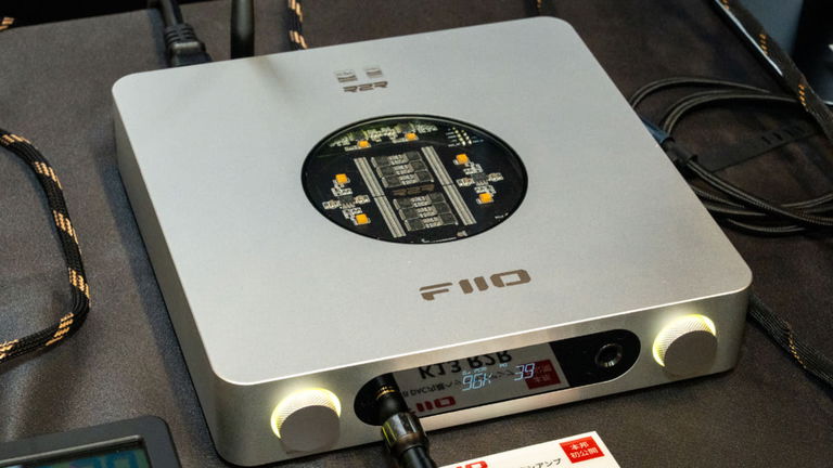 FiiO presenta el K13 R2R: el sucesor de su DAC de escritorio más compacto viene vitaminado y con novedades