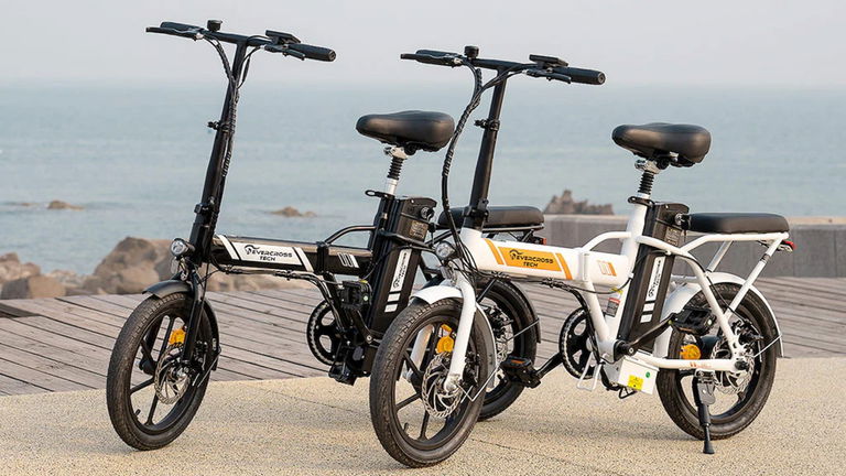 Esta bicicleta eléctrica plegable cabe en el maletero de cualquier coche y cuesta poco más de 400 euros