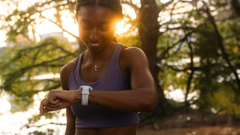 Uno de los Garmin mejor valorados, con GPS, pantalla táctil AMOLED y autonomía para 11 días, hunde su precio