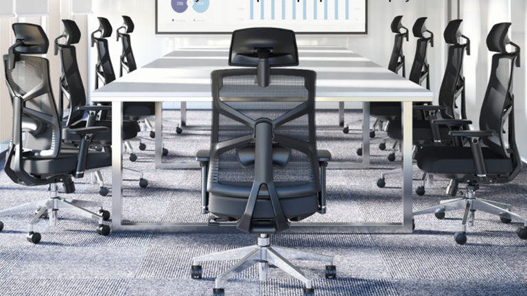 Esta silla con reposabrazos 4D está arrasando en ventas en Amazon y no es para menos