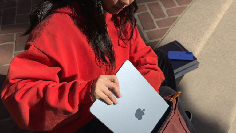 Deja de sufrir con tu viejo portátil: el MacBook Air M4 de 512GB devora tareas y está 250 euros más barato