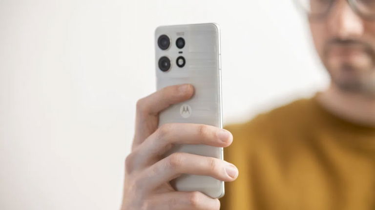 Precio de risa para el Motorola Edge 50 Pro en la Promo de Otoño, y su cámara con IA lo hace irresistible