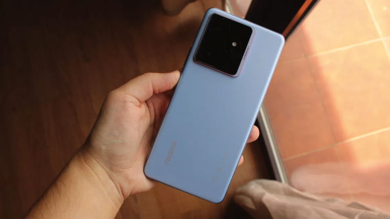 Acaba de bajar a su mínimo histórico el realme GT 7 y presume de batería de 7000 mAh que aguanta hasta 3 días
