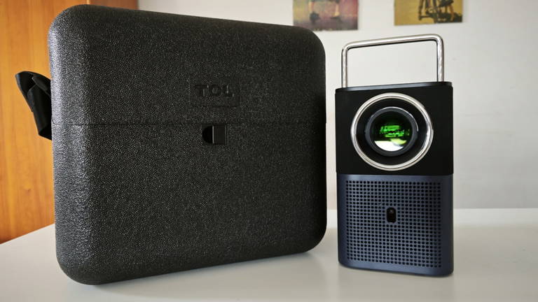 Lo he probado y no quiero volver a la tele: el nuevo proyector de TCL hunde su precio en Amazon