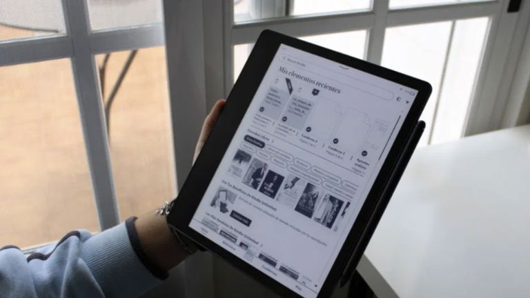 Este Kindle, con su pantalla grande y lápiz incluido, es el regalo perfecto para la persona que siempre tiene un libro en la mano