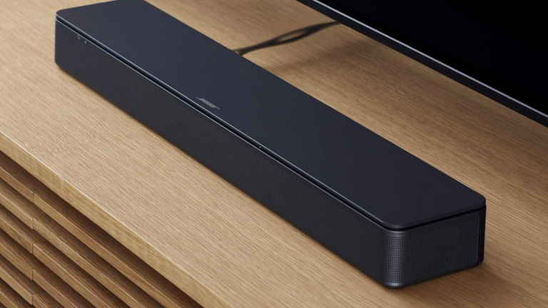 Pequeña por fuera, Bose por dentro: la barra compacta que mejora los diálogos en una tele con sonido flojo está con más de 130 euros de descuento