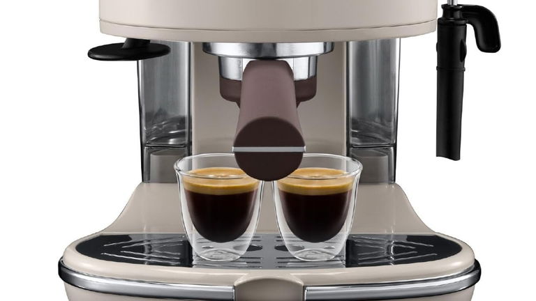 La Icona Vintage de De'Longhi es una chulada de cafetera, y aún parece más bonita estando tan rebajada