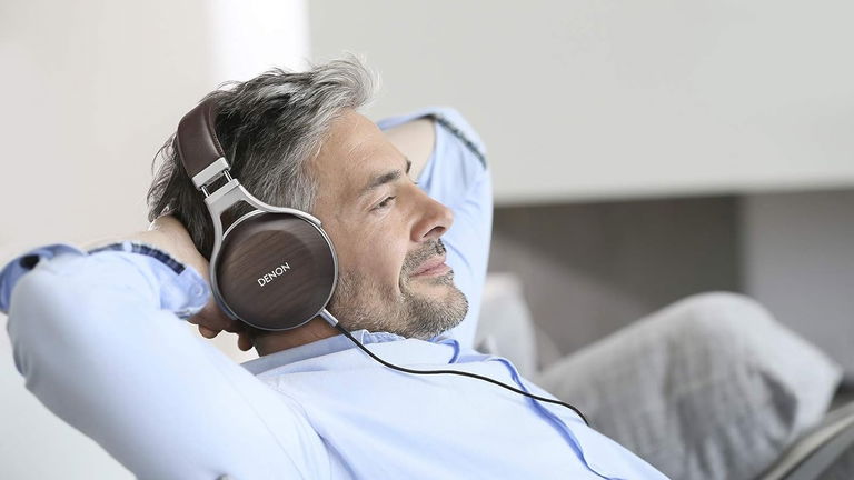 Alucina vecina: llévate un gran sonido premium con estos auriculares Denon cableados para música y cine