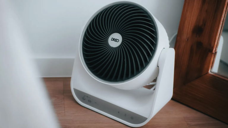 Hemos probado este mini calefactor y solo podemos recomendártelo: potencia, bajo consumo y control por móvil