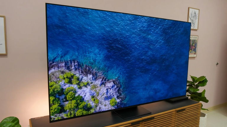 A Samsung casi no le quedan unidades de esta enorme Smart TV premium y por eso la está vendiendo a mitad de precio