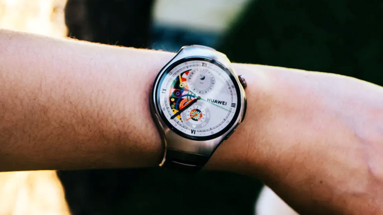 Este reloj inteligente "premium" de HUAWEI, con descuentazo: titanio, la mejor pantalla y funciones top