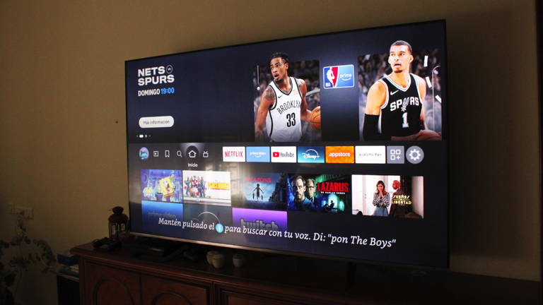 Tu salón se convierte en cine gracias a Xiaomi: 75 pulgadas QLED, Fire OS y menos de 500 euros