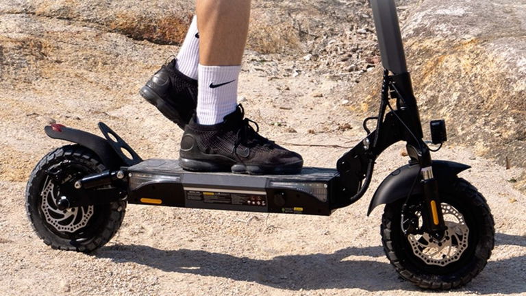 Recorre la ciudad con libertad y cuidando del medioambiente: patinete con 1000 W de motor y un gran descuento limitado