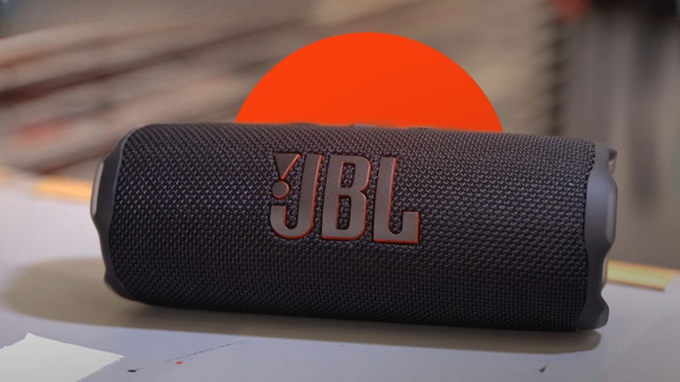 Impresionante cómo suena este JBL: pequeño por fuera, gigante por dentro