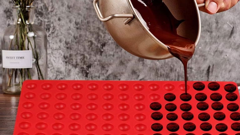 Un estudio revela que uno de los materiales más usados en la cocina liberan químicos tóxicos en la comida y el aire