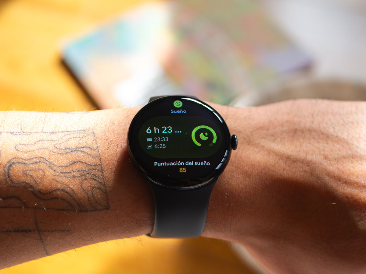 Tras probarlo, lo tenemos claro: este smartwatch de Google a su mínimo histórico merece la pena